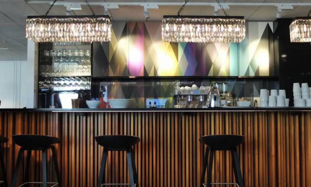 bar
