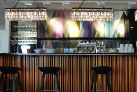 bar